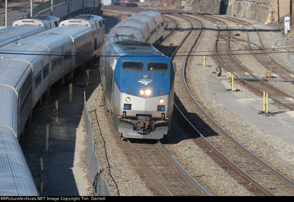 AMTK 97 arrives on train 284